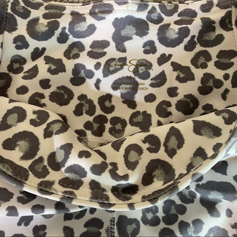 Jessica Simpson Movement Capri in Silver leopard - Picture 10 of 11